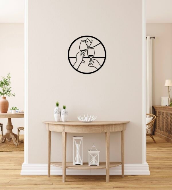 Aperçu réel - 173 Tableau en bois noir - En Tête à Tête, cercle avec deux verres de vin, Créart Bordeaux